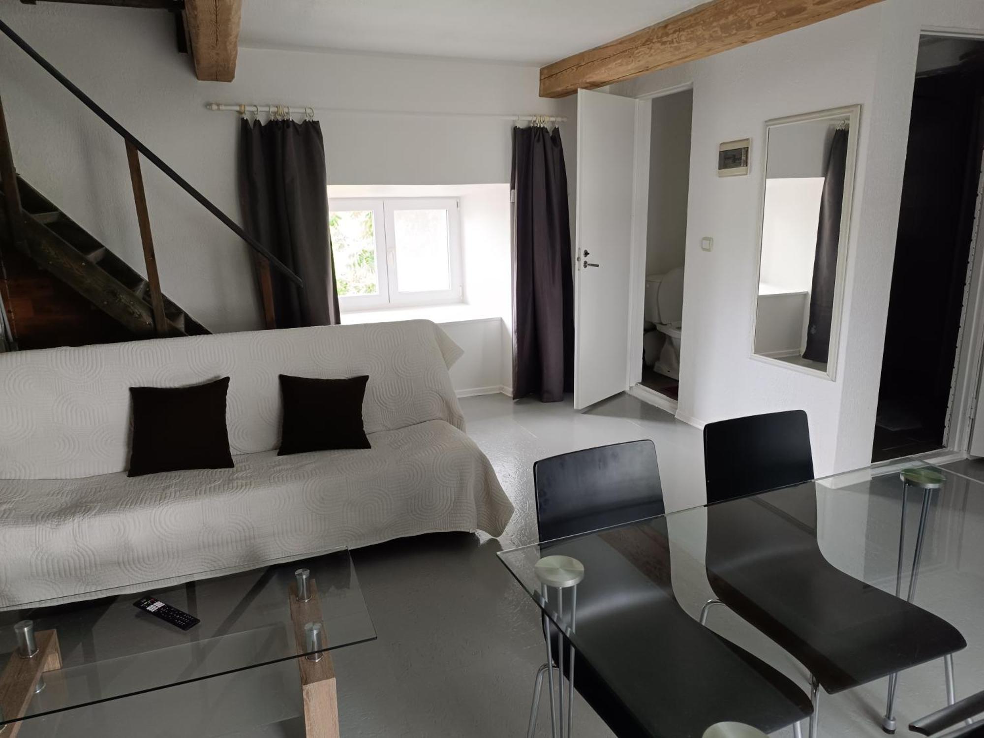 Maeo Apartment *